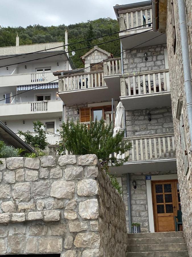 Apartment Aleksandar Тиват Экстерьер фото