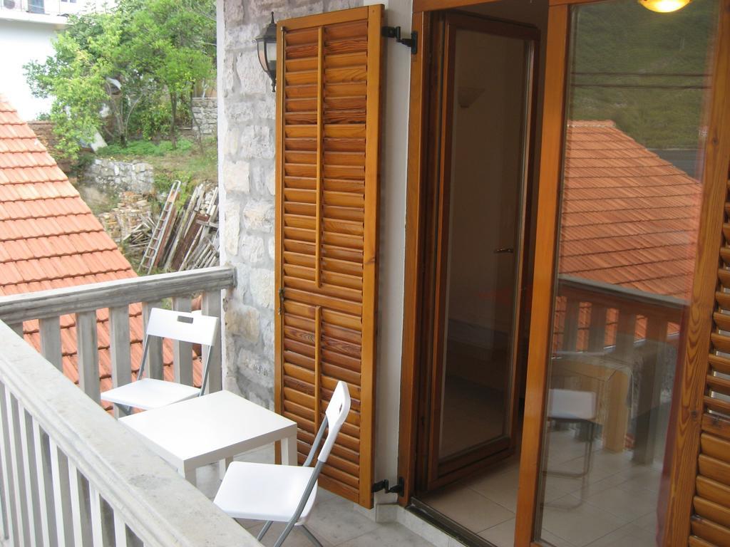 Apartment Aleksandar Тиват Экстерьер фото